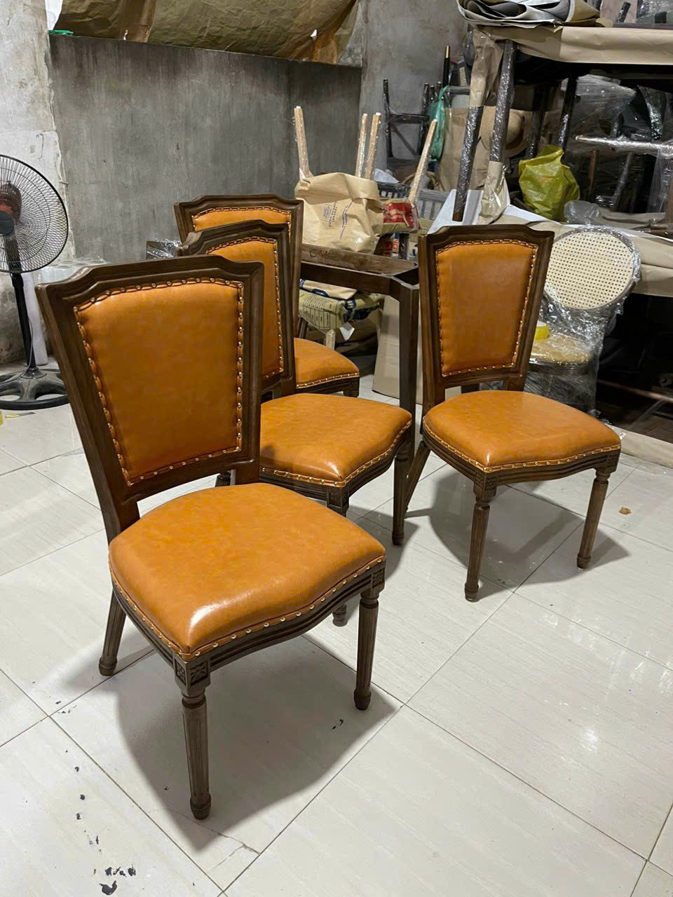 Bộ Bàn Ăn Tròn 10 Ghế Louis Gỗ Sồi BT1011 Bộ Bàn Ăn Tròn 10 Ghế Louis Gỗ Sồi BT1011
